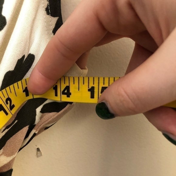 Trina Turk 100% Silk Print Top Sz P - Picture 6 of 8